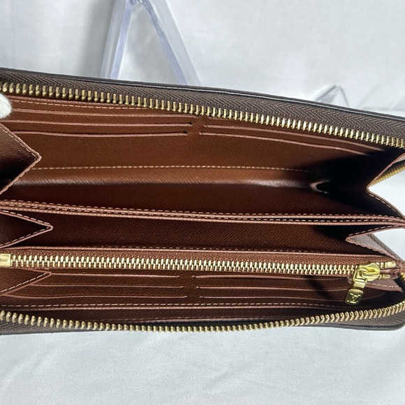 Louis Vuitton Zippy Wallet full size with authentication - Picture 4 of 16